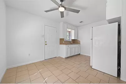 312 Travis Street, Richmond, TX 77469 - Photo 9