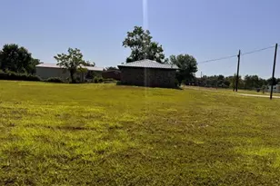 101 Smilie Crossing, Angleton, TX 77515 - Photo 5
