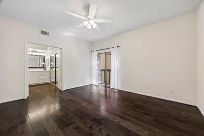 11711 Memorial Drive #540, Houston, TX 77024 - Photo 17