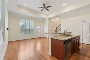 902 W 20th St, Houston, TX 77008 - Photo 9
