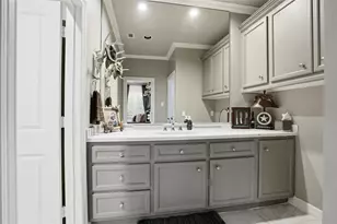 11840 Stuckey Ln, Houston, TX 77024 - Photo 21