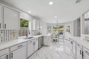 11306 Avon Pl, Houston, TX 77066 - Photo 11