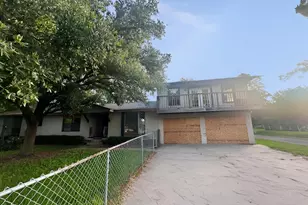 949 Dillon Dr, Silsbee, TX 77656 - Photo 3