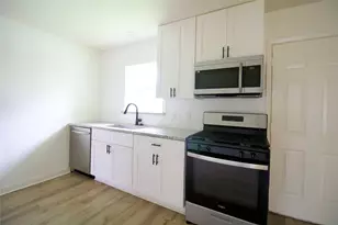 9307 Linda Vista Rd, Houston, TX 77078 - Photo 3