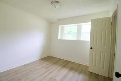 9307 Linda Vista Road, Houston, TX 77078 - Photo 7