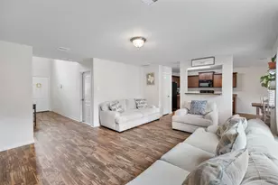 10035 Meadow Mill Forest Ln, Houston, TX 77044 - Photo 5