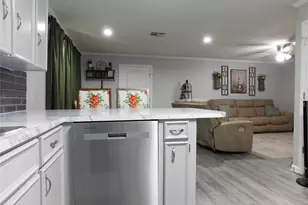 407 Ash St, El Campo, TX 77437 - Photo 25