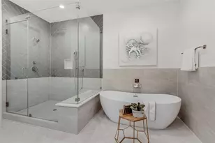 1638 Castle Ct, Houston, TX 77006 - Photo 15