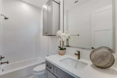 1638 Castle Court, Houston, TX 77006 - Photo 21