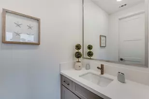 1638 Castle Ct, Houston, TX 77006 - Photo 23