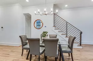 1638 Castle Ct, Houston, TX 77006 - Photo 9