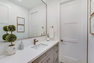 1638 Castle Ct, Houston, TX 77006 - Photo 25