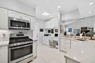 815 Bayou River Dr, Houston, TX 77079 - Photo 13
