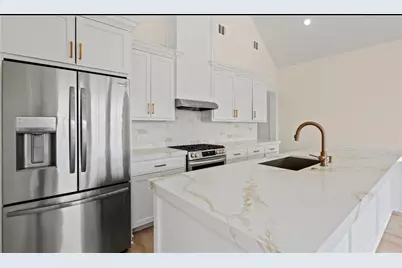 1103 62nd St, Galveston, TX 77551 - Photo 3