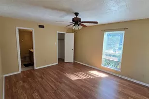 135 April Point Dr N, Conroe, TX 77356 - Photo 5