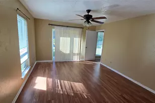 135 April Point Dr N, Conroe, TX 77356 - Photo 7