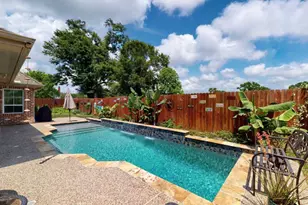 104 Mockingbird Ln, Bridge City, TX 77611 - Photo 3