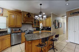 104 Mockingbird Ln, Bridge City, TX 77611 - Photo 13