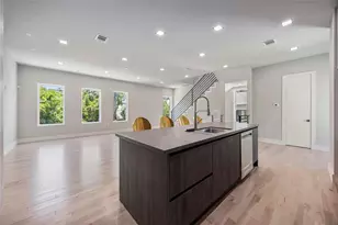 1113 W 21st St, Houston, TX 77008 - Photo 9