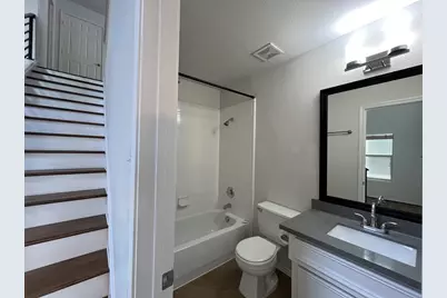 7042 Plum Creek Terrace Lane, Houston, TX 77087 - Photo 13