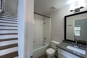 7042 Plum Creek Terrace Ln, Houston, TX 77087 - Photo 13