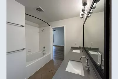 7042 Plum Creek Terrace Lane, Houston, TX 77087 - Photo 19
