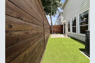 7042 Plum Creek Terrace Lane, Houston, TX 77087 - Photo 29