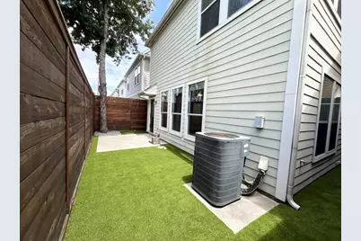 7042 Plum Creek Terrace Lane, Houston, TX 77087 - Photo 25
