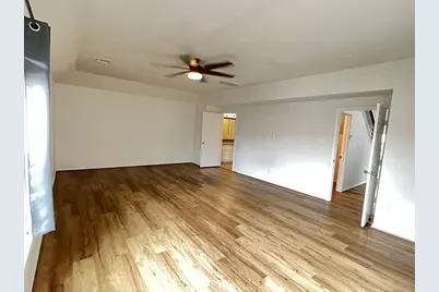 7042 Plum Creek Terrace Lane, Houston, TX 77087 - Photo 17