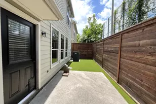 7042 Plum Creek Terrace Ln, Houston, TX 77087 - Photo 31