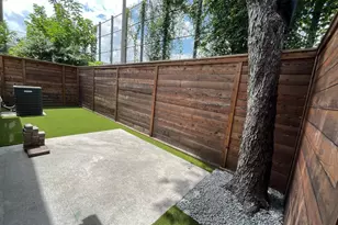 7042 Plum Creek Terrace Ln, Houston, TX 77087 - Photo 29