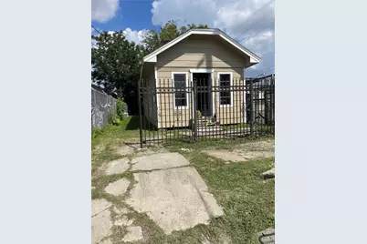 7541 Avenue F, Houston, TX 77012 - Photo 1