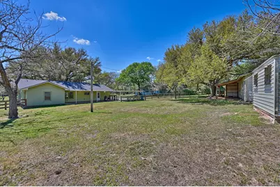 104 E Nichols Street, Bellville, TX 77418 - Photo 17