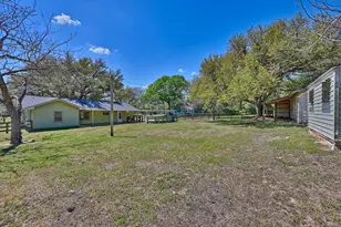 104 E Nichols St, Bellville, TX 77418 - Photo 17