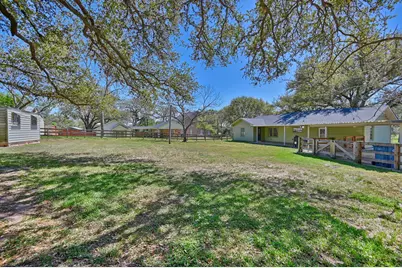 104 E Nichols Street, Bellville, TX 77418 - Photo 19