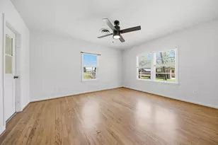 104 E Nichols St, Bellville, TX 77418 - Photo 11