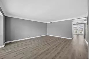 2109 Lander Ln, Houston, TX 77057 - Photo 5