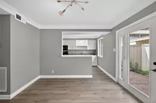 2109 Lander Ln, Houston, TX 77057 - Photo 11