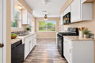 17323 Camberwell Green Ln, Houston, TX 77070 - Photo 7