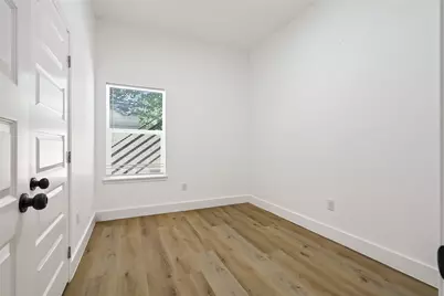 8123 Betty Boop Street #A/B, Houston, TX 77028 - Photo 5
