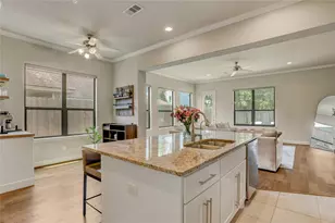 823 W 24th St, Houston, TX 77008 - Photo 13
