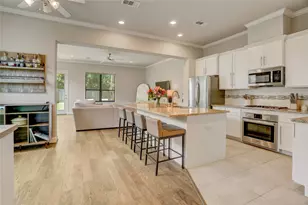 823 W 24th St, Houston, TX 77008 - Photo 9