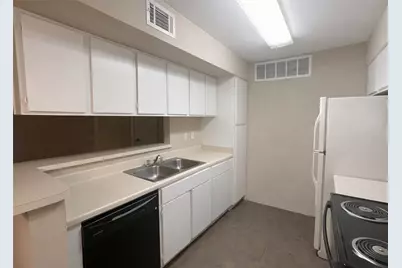 12905 Woodforest Boulevard #305, Houston, TX 77015 - Photo 11