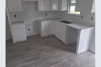 807 S State Street, Madisonville, TX 77864 - Photo 9