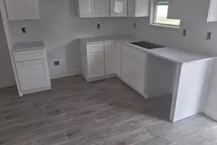 807 S State St, Madisonville, TX 77864 - Photo 9