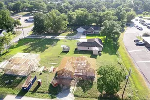 807 S State St, Madisonville, TX 77864 - Photo 3