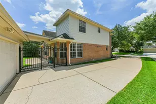 3223 Pleasant Cove Ct, Houston, TX 77059 - Photo 29