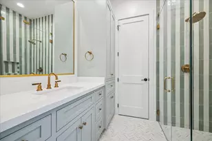 2159 Addison Rd, Houston, TX 77030 - Photo 7