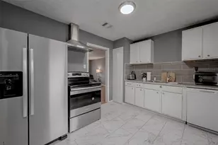 7523 Roswell St, Houston, TX 77022 - Photo 9