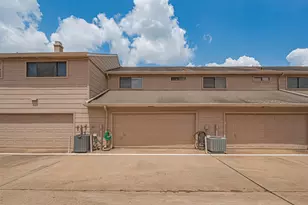 13798 Hollowgreen Dr, Houston, TX 77082 - Photo 31